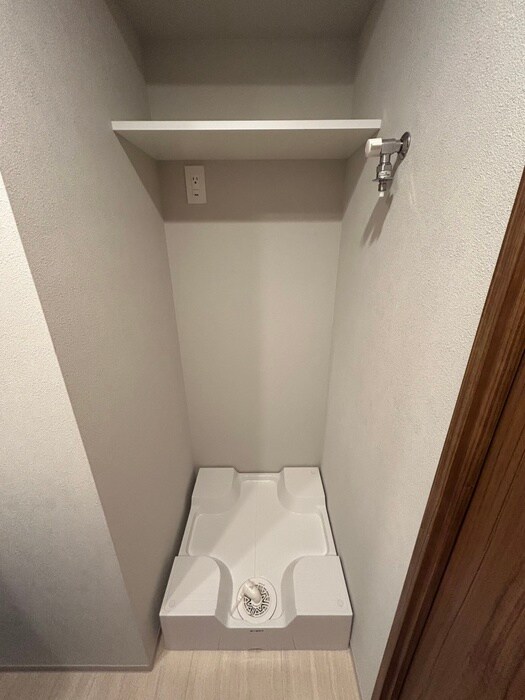 物件内観写真4　(洗濯機置場)