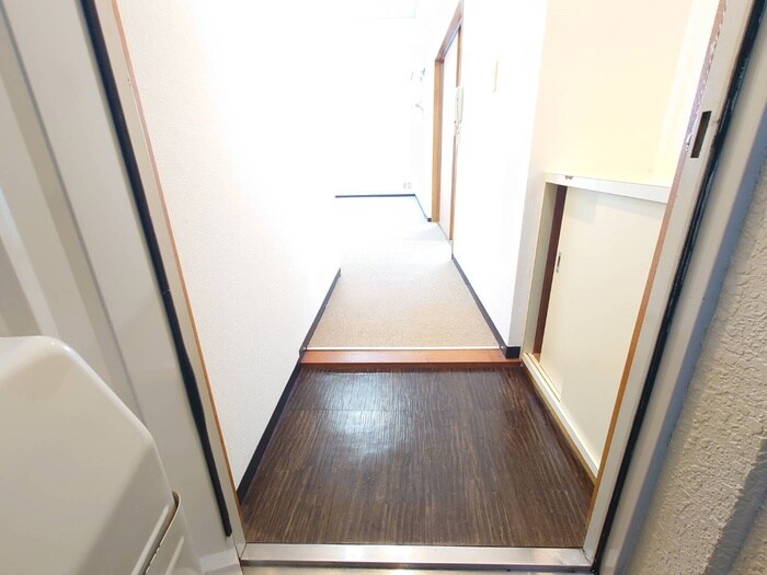 物件内観写真21　(玄関)