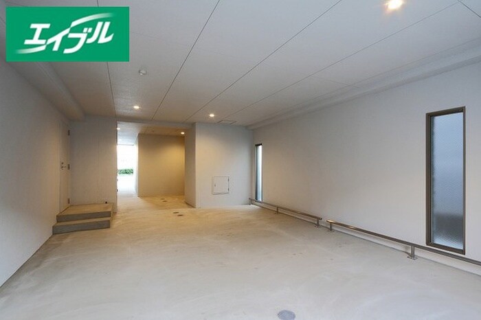 物件外観写真5　(駐車場)