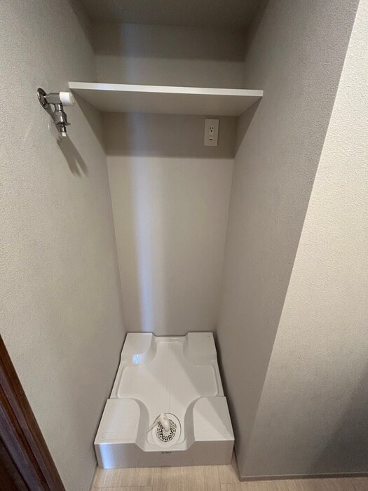 物件内観写真12　(洗濯機置場)