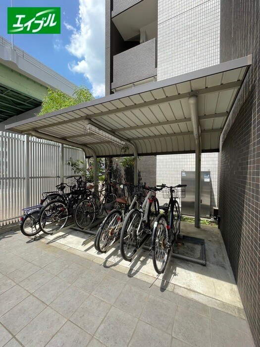 物件外観写真6　(駐輪場)