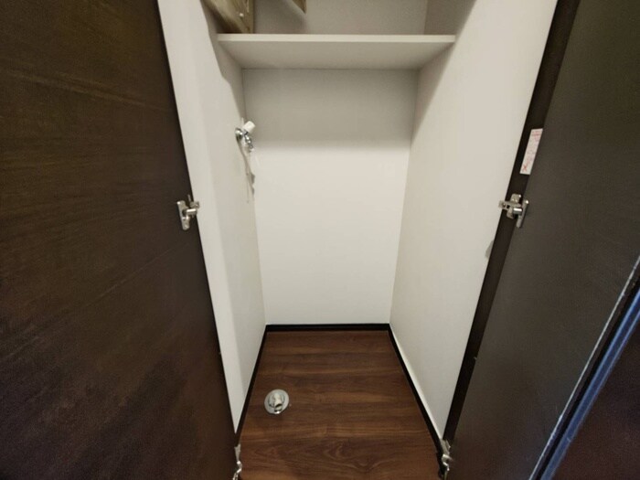 物件内観写真14　(洗濯機置場)