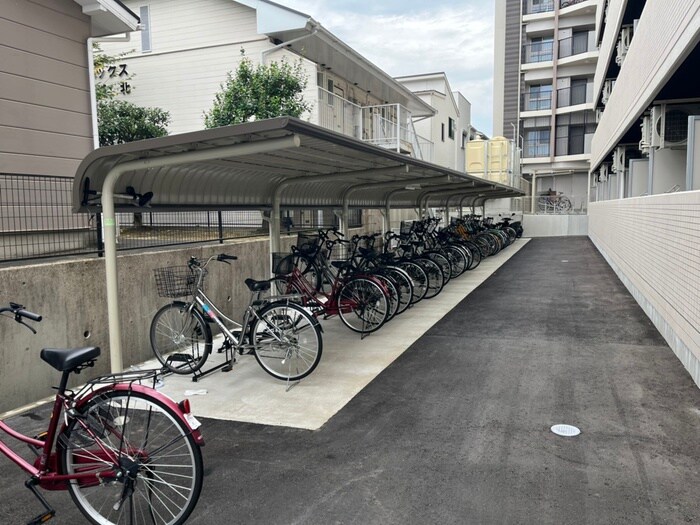物件外観写真3　(駐輪場)