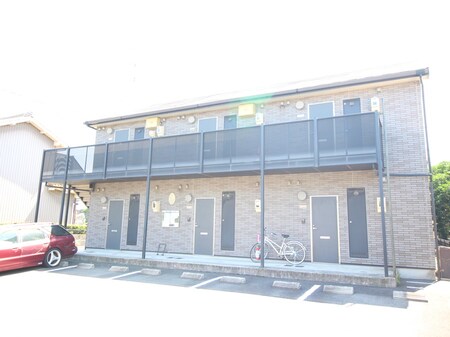 ｱﾝﾌﾟﾙ-ﾙﾘ-ﾌﾞﾙﾘｳﾞｨｴ-ﾙ外観写真