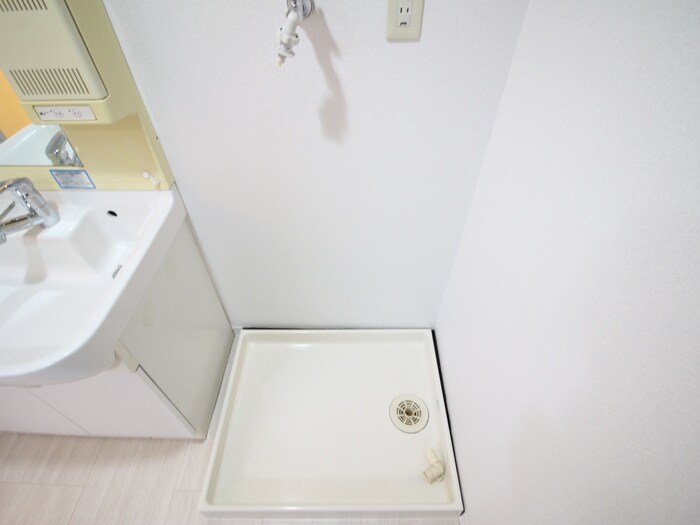 物件内観写真14　(洗濯機置場)