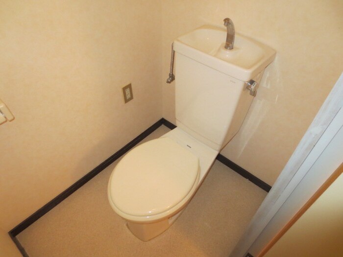 物件内観写真14　(トイレ)