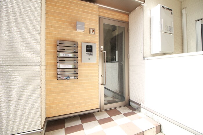 物件外観写真5　(エントランス部分)