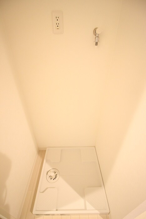 物件内観写真16　(洗濯機置場)