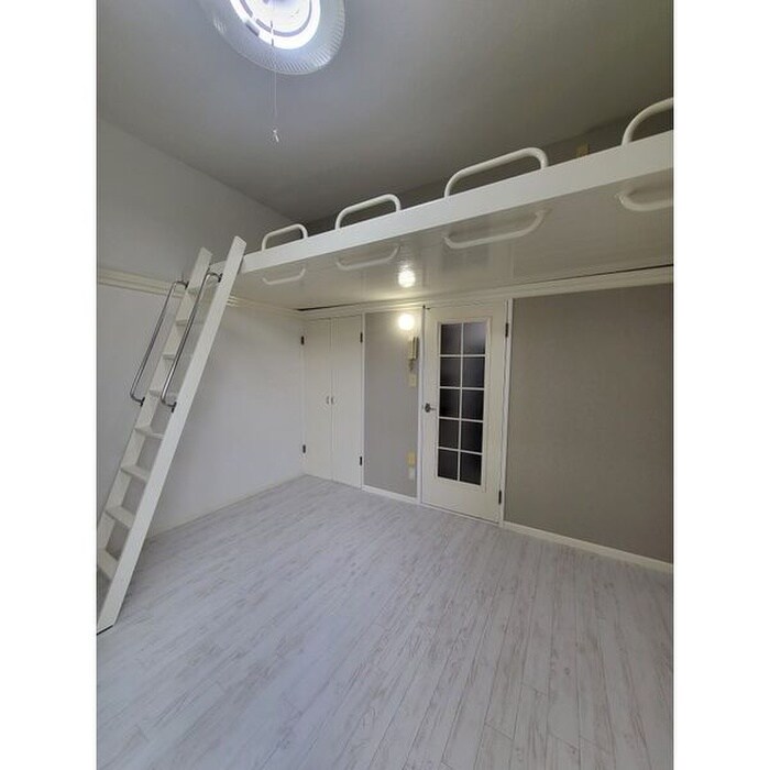 物件内観写真2　(居室)