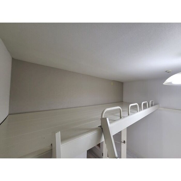 物件内観写真3　(ロフト)