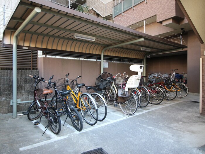 物件外観写真6　(駐輪場)