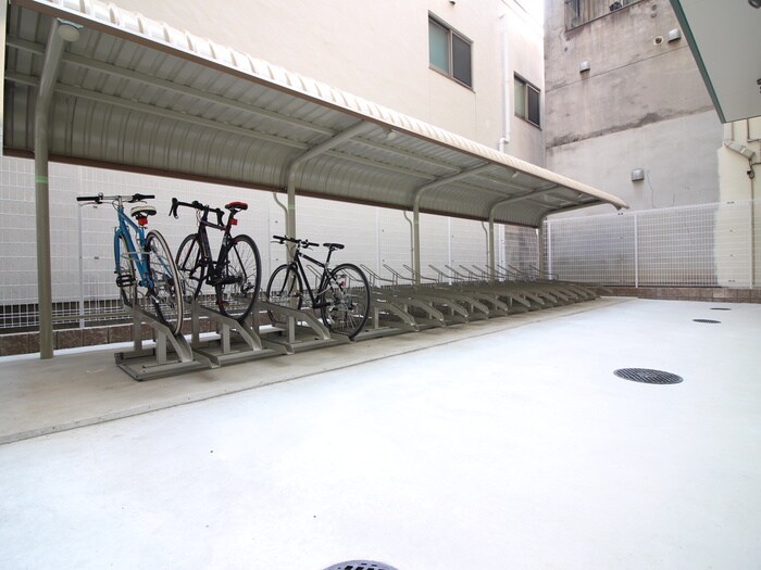 物件外観写真6　(駐輪場)