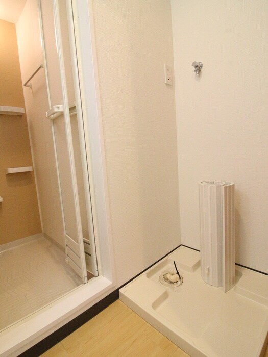 物件内観写真13　(洗濯機置場)