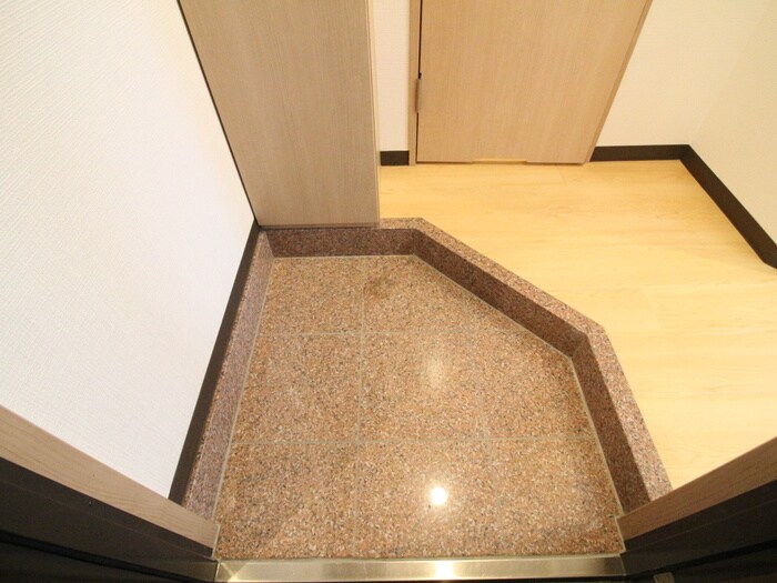 物件内観写真15　(玄関)