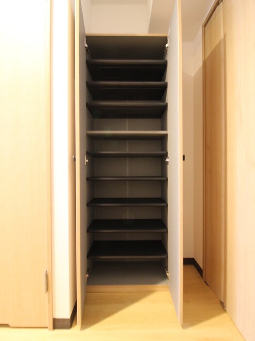 物件内観写真15　(靴箱)