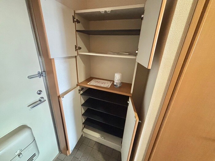 物件内観写真18　(靴箱)