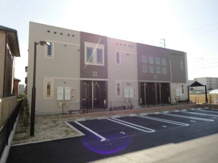 物件外観写真4　(エントランス部分)