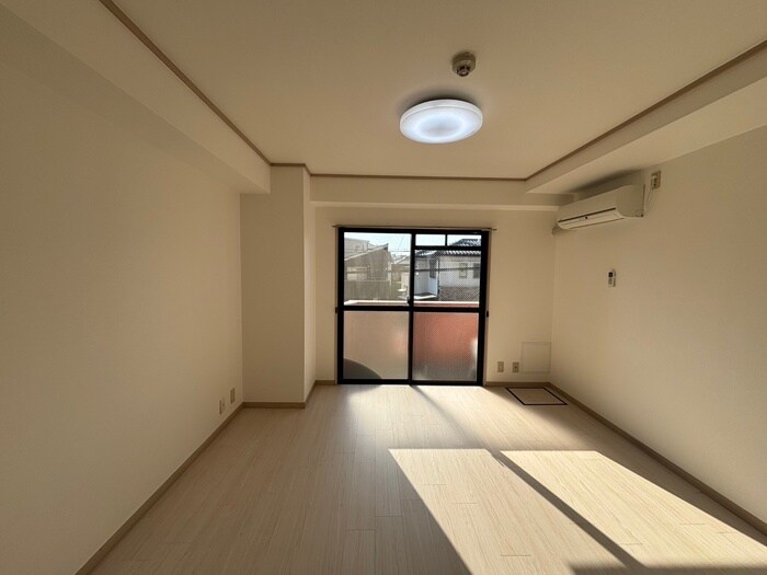 物件内観写真13　(居室)