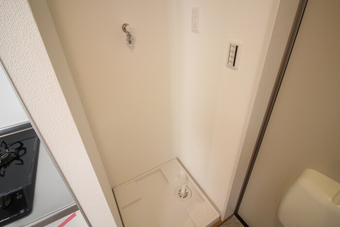 物件内観写真17　(洗濯機置場)