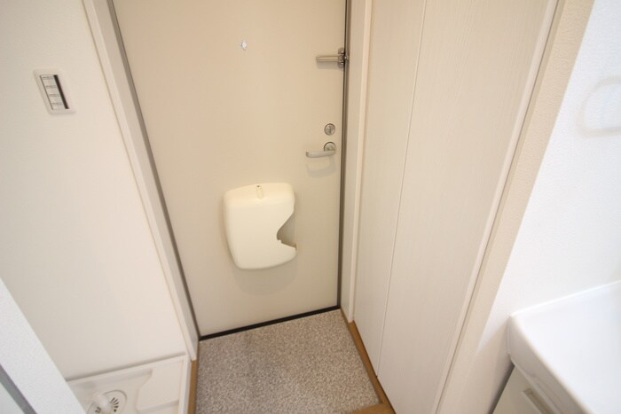 物件内観写真18　(玄関)