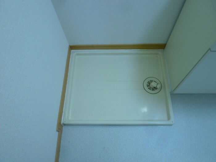 物件内観写真7　(洗濯機置場)