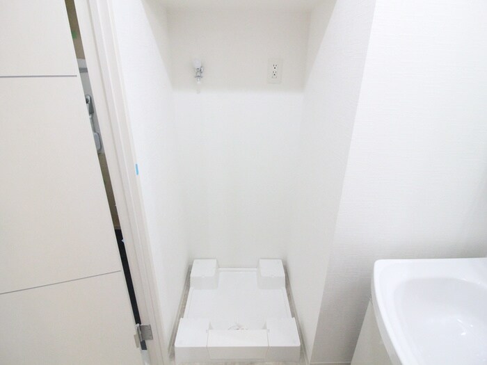 物件内観写真14　(洗濯機置場)