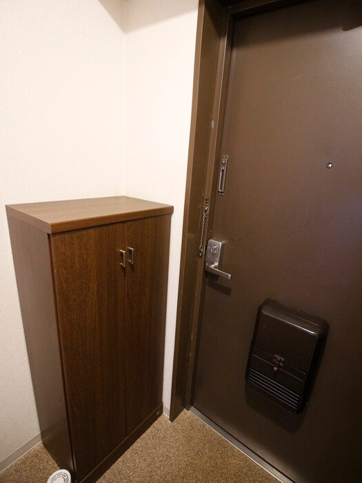 物件内観写真4　(玄関)