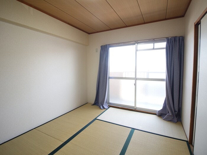 物件内観写真10　(居室)