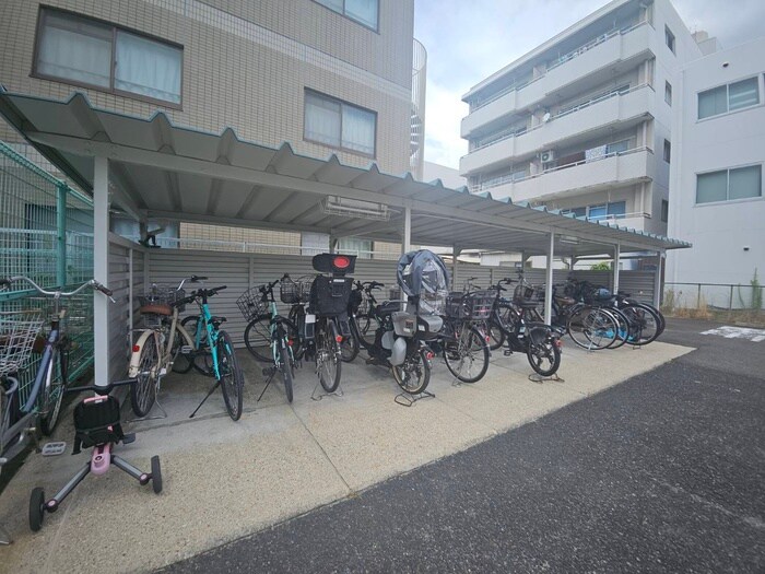物件外観写真2　(駐輪場)