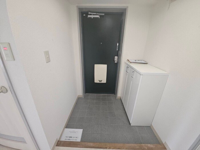 物件内観写真18　(玄関)