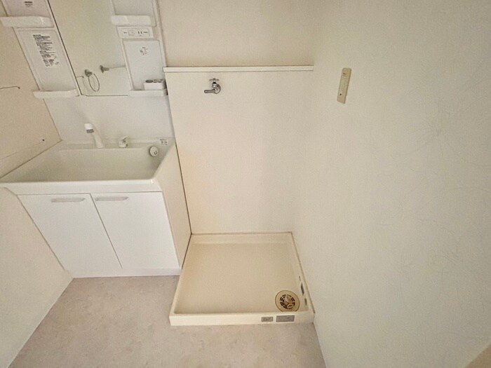 物件内観写真18　(洗濯機置場)