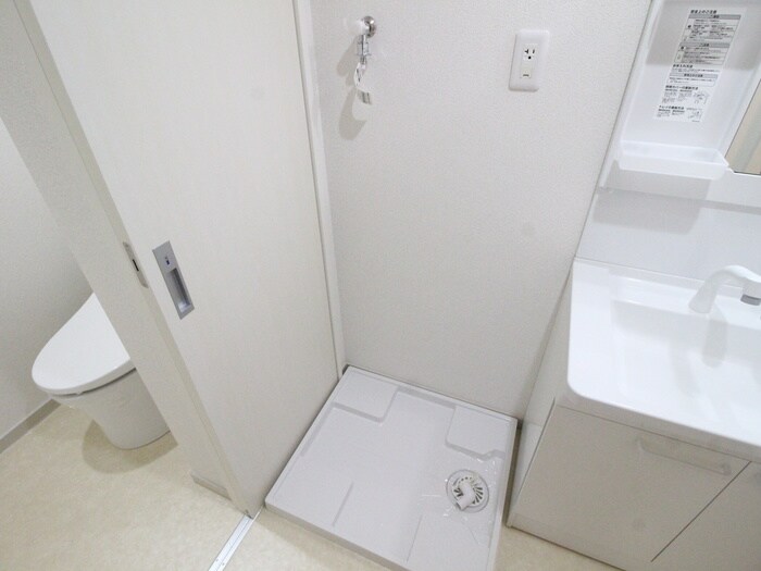 物件内観写真18　(洗濯機置場)