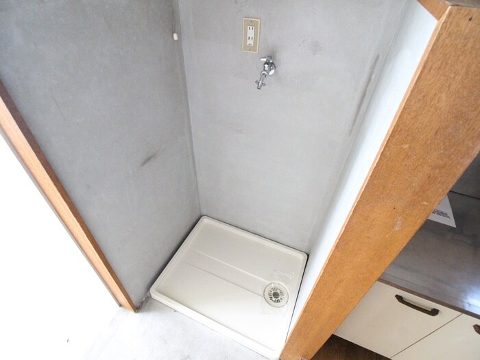 物件内観写真12　(洗濯機置場)