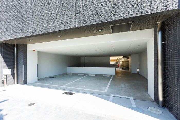 物件外観写真3　(駐車場)