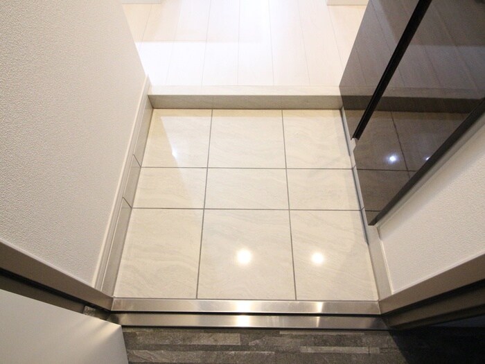 物件内観写真17　(玄関)