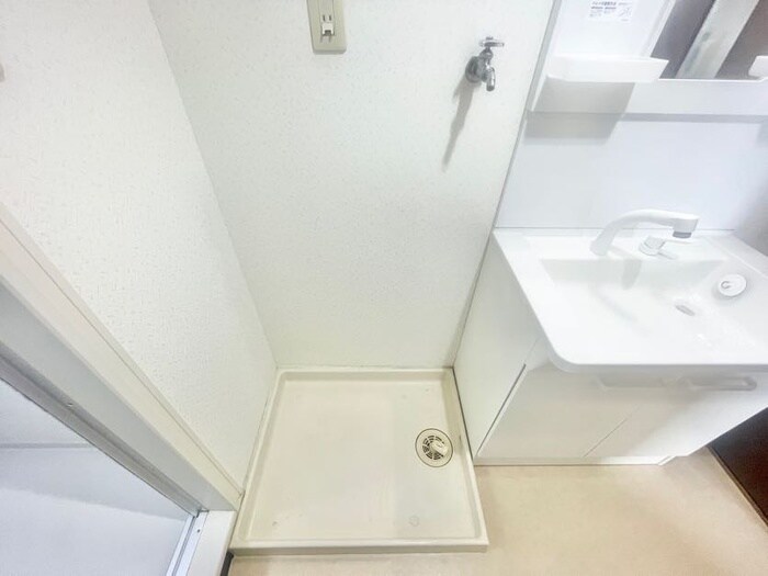 物件内観写真18　(洗濯機置場)