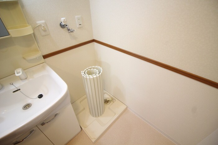 物件内観写真11　(洗濯機置場)