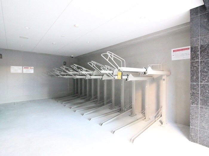 物件外観写真5　(駐輪場)