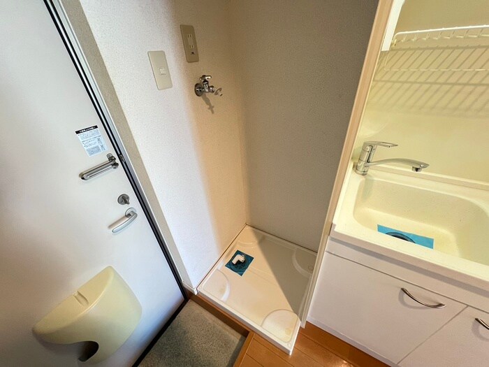 物件内観写真15　(洗濯機置場)