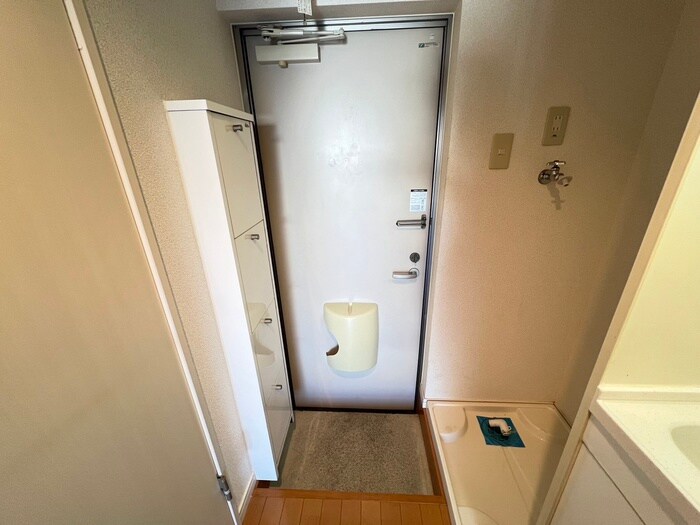物件内観写真18　(玄関)