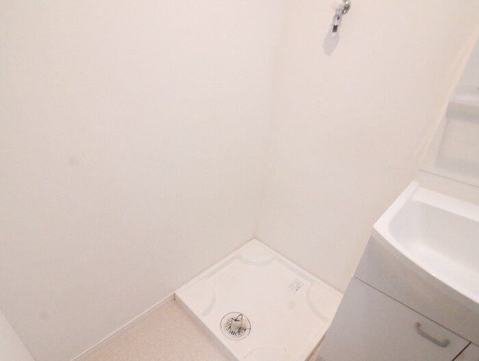 物件内観写真13　(洗濯機置場)