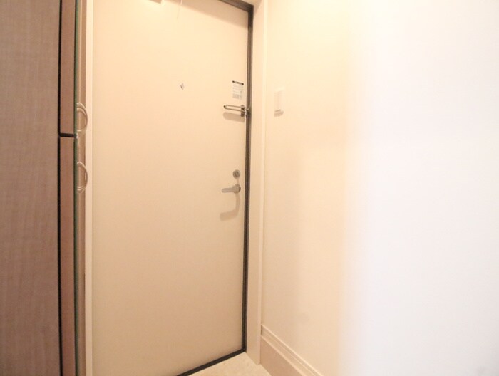 物件内観写真16　(玄関)