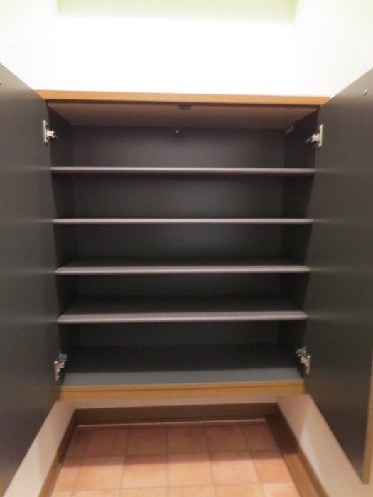 物件内観写真8　(靴箱)