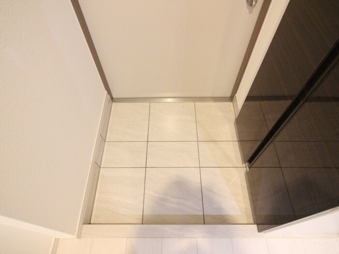 物件内観写真17　(玄関)