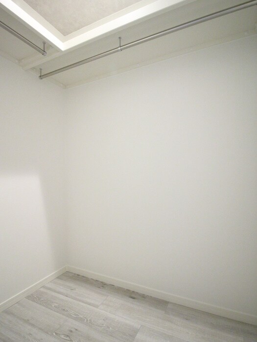 物件内観写真15　(収納)