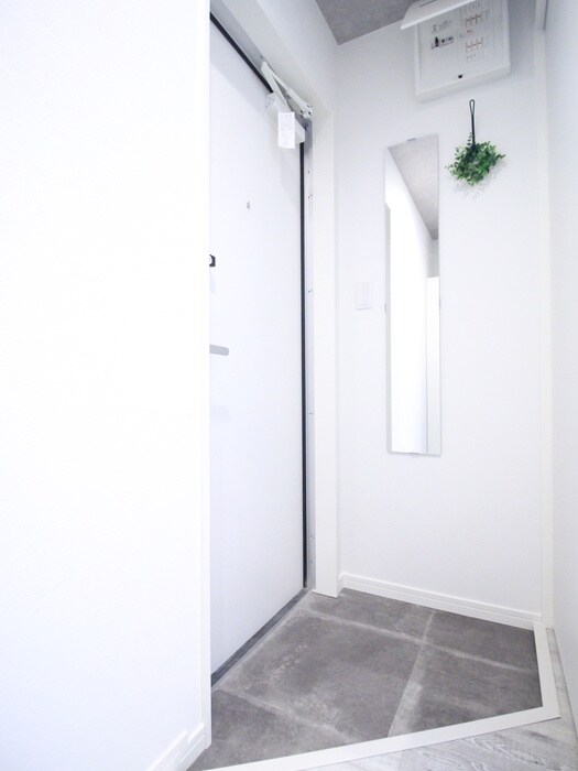 物件内観写真16　(玄関)