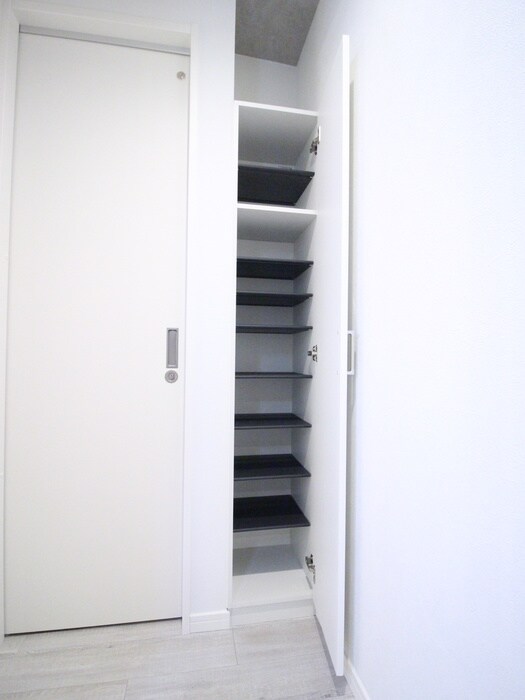 物件内観写真17　(靴箱)