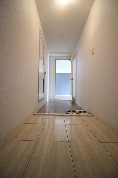 物件内観写真5　(玄関)