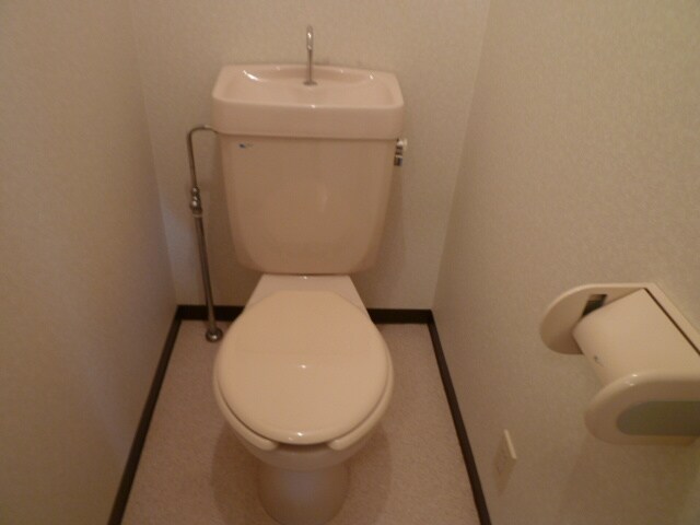 物件内観写真9　(トイレ)