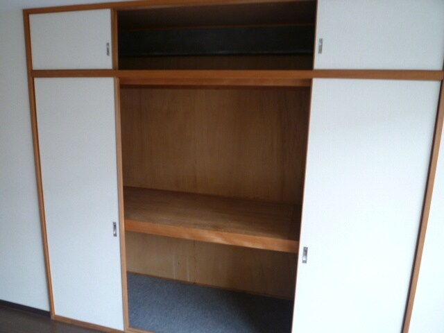 物件内観写真12　(収納)
